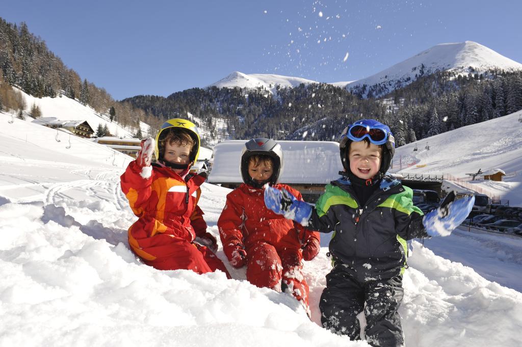 Kinder- Und Familienhotel Nockalm Іннеркремс Номер фото