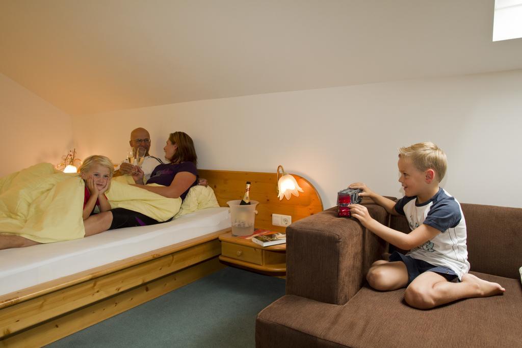 Kinder- Und Familienhotel Nockalm Іннеркремс Екстер'єр фото